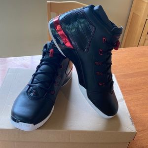 Nike AirJordan, Bulls, size 17, never worn.